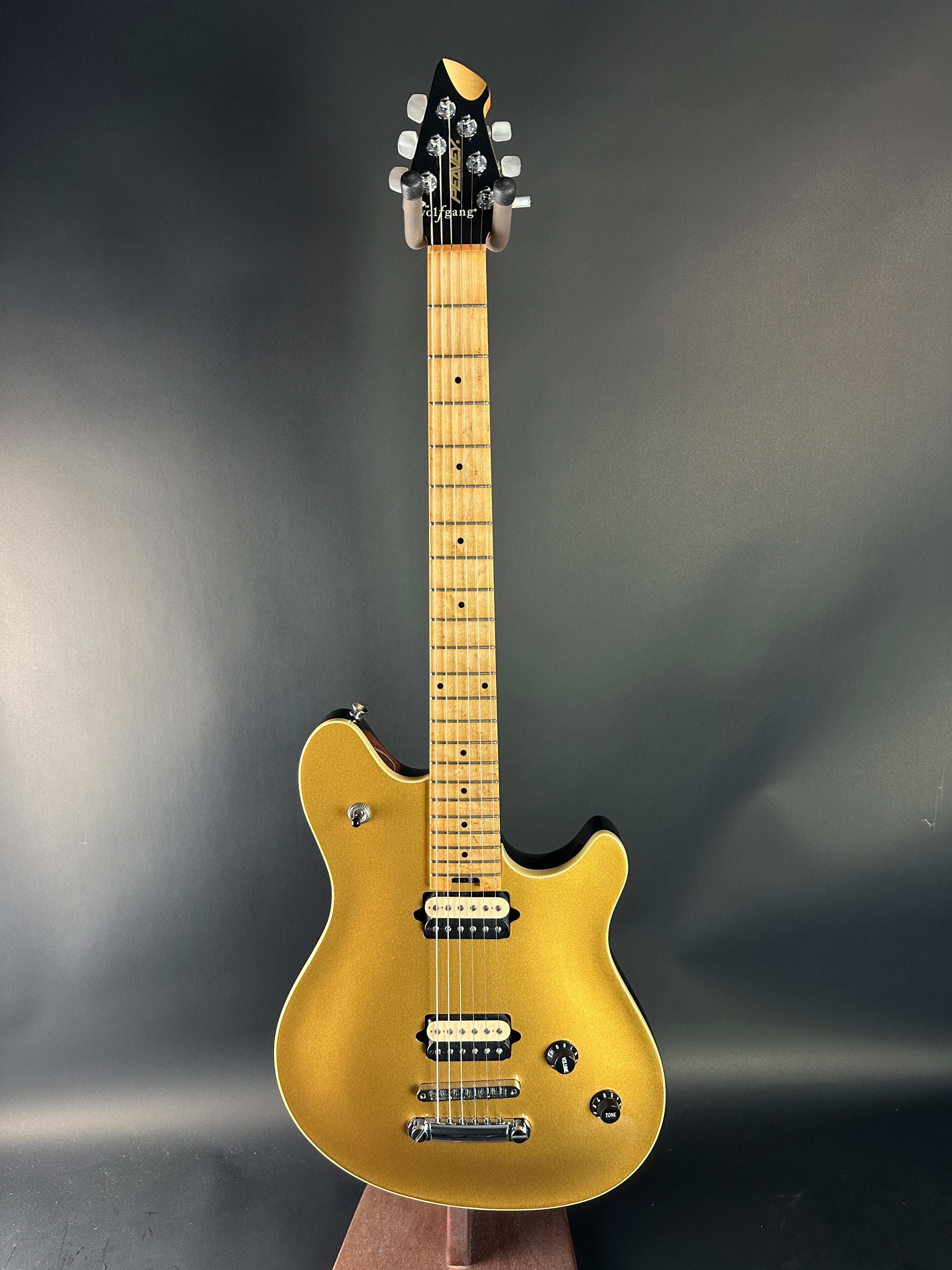 Used Peavey Wolfgang Stoptail Gold w/case TSU23291 – Tone Shop Guitars