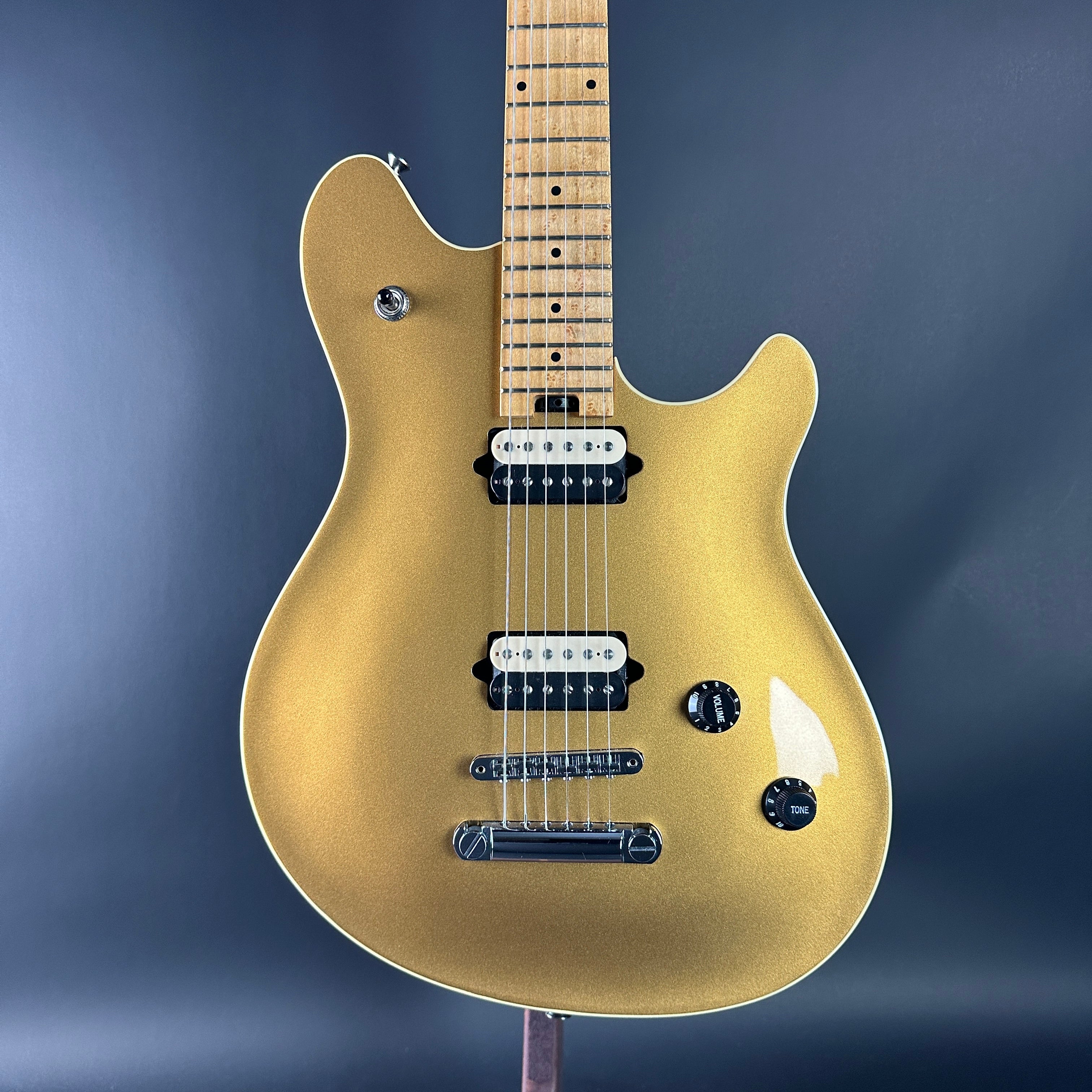 Used Peavey Wolfgang Stoptail Gold w/case TSU23291 – Tone Shop Guitars