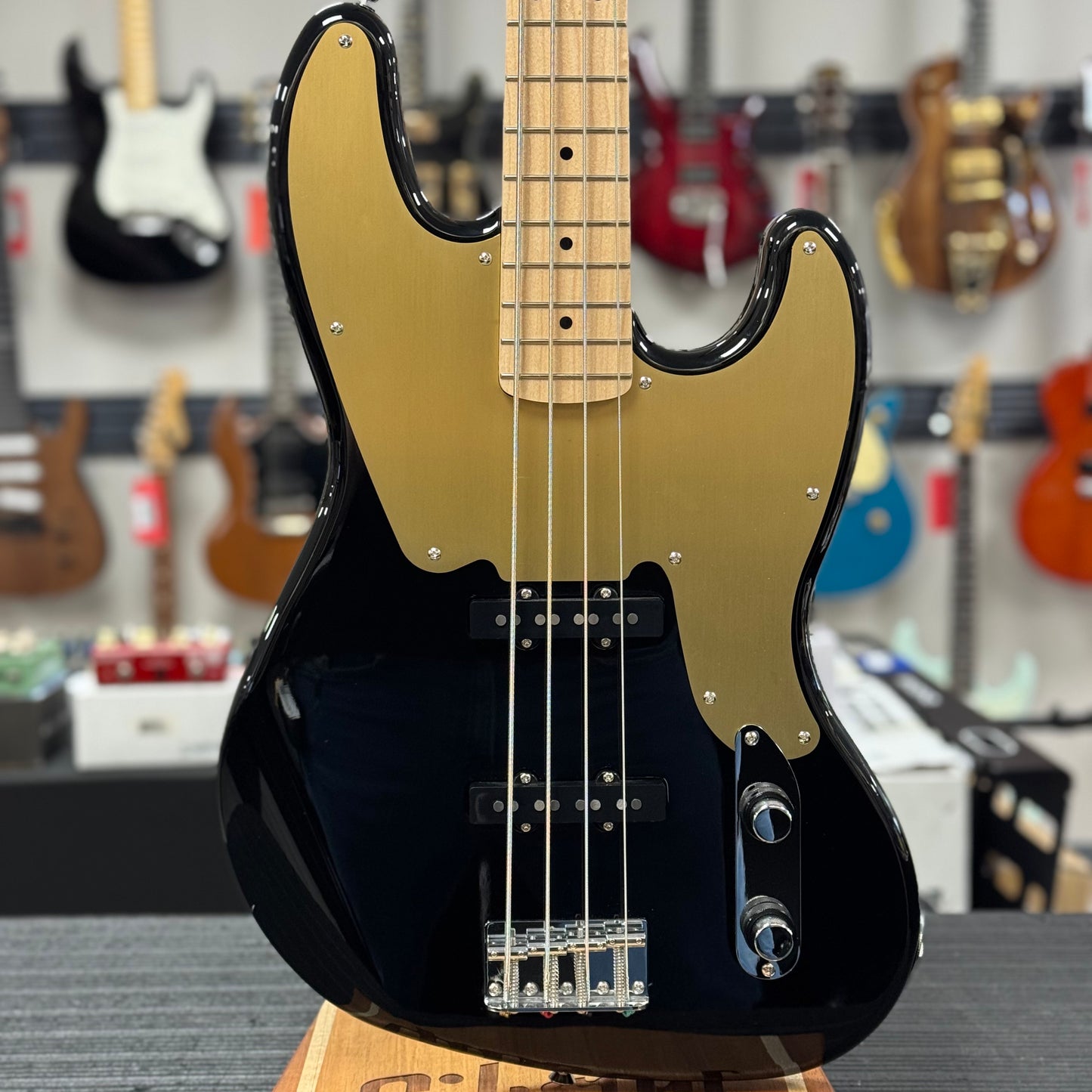 Front of Used 2022 Squire Paranormal Jazz Bass '54 Black TSS6794