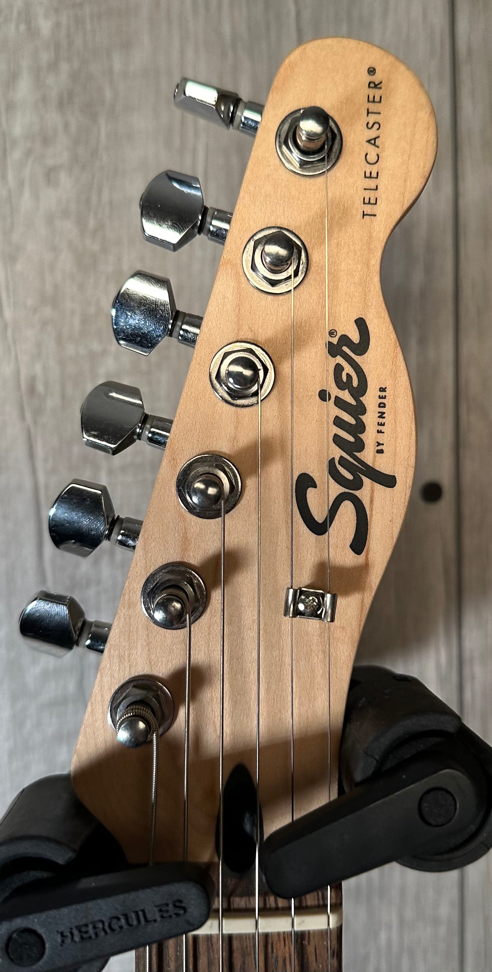 Headstock of Used Squier Affinity Telecaster FSR Red Sparkle TSS3843