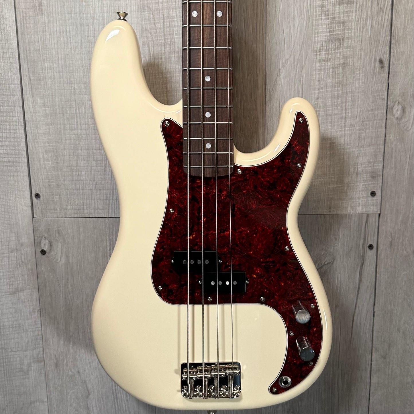 Front of Used Squier Classic Vibe 60's Precision Bass Olympic White TSS3842