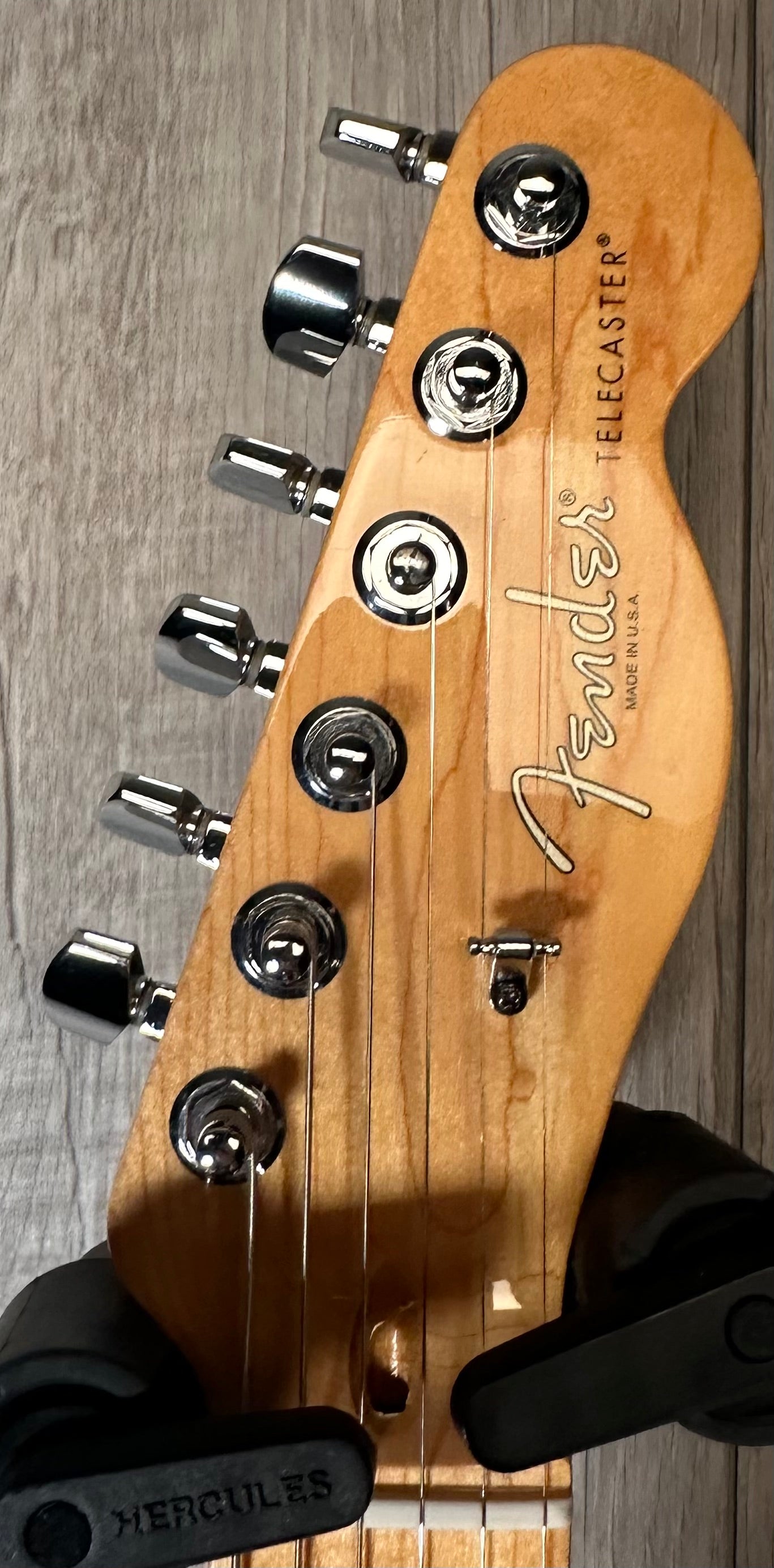 Headstock of Used 2015 Fender American Standard Telecaster 3-Tone Sunburst w/case TSS3886