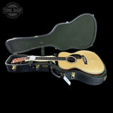 Martin Custom Shop OM-45 Deluxe 1930 in case.