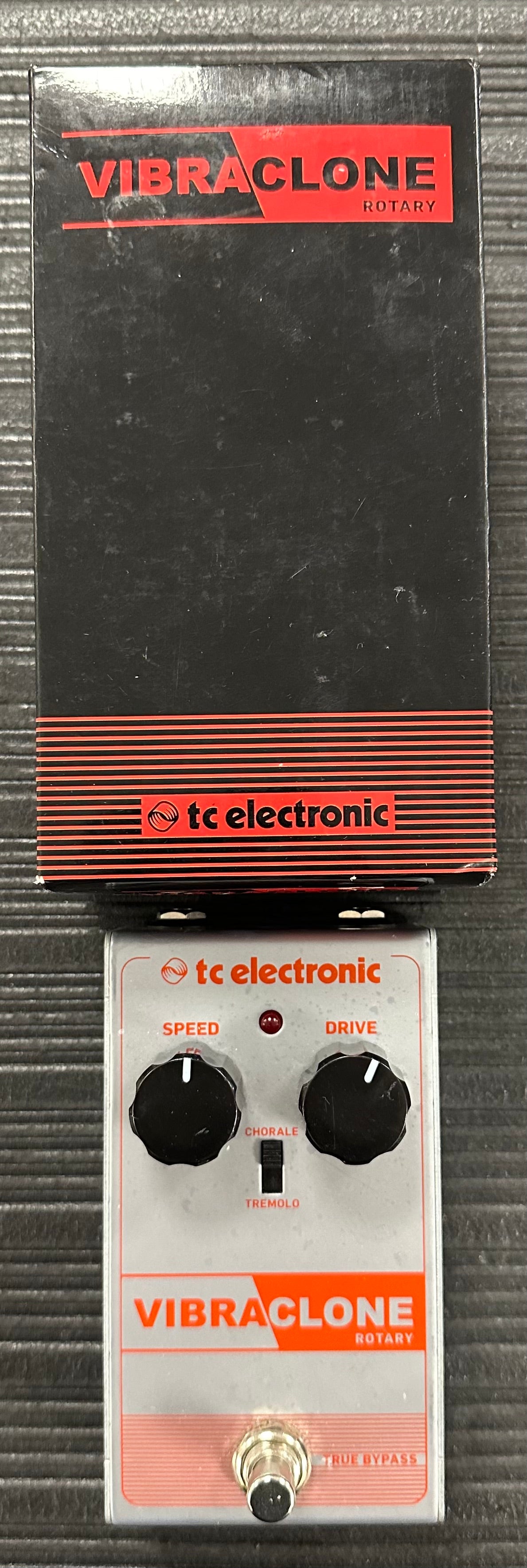 Used TC Electronic Vibraclone Rotary Chorus Pedal w/box