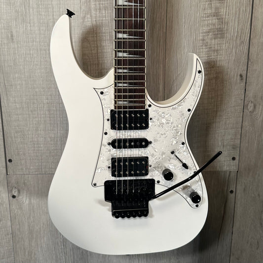 Front of Used Ibanez RG450DXB White TSS3954