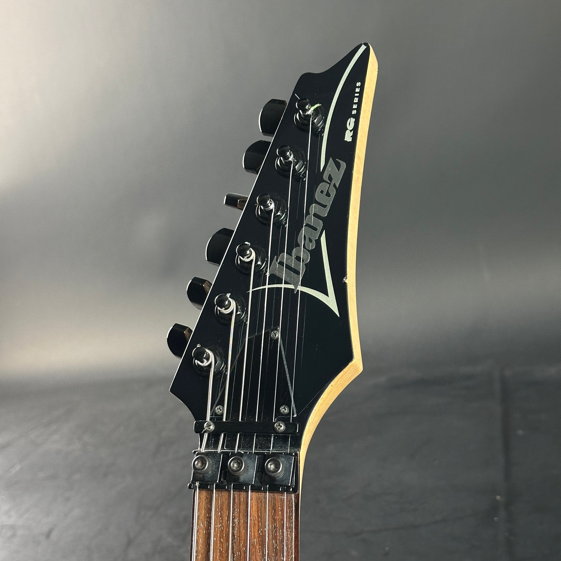 Headstock of Used Ibanez RG470 MIJ Black.