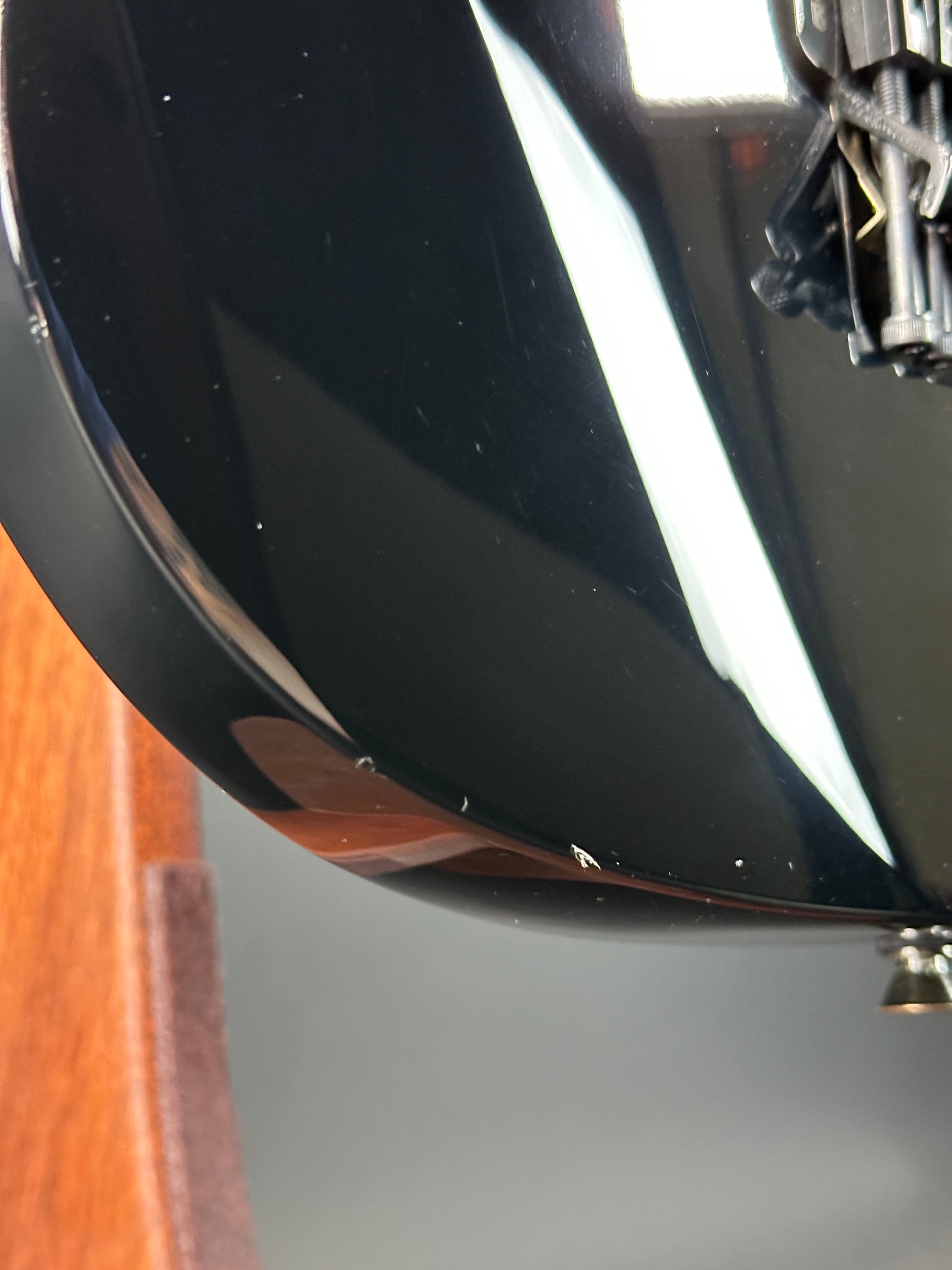 Wear on bottom edge of Used Ibanez RG470 MIJ Black.