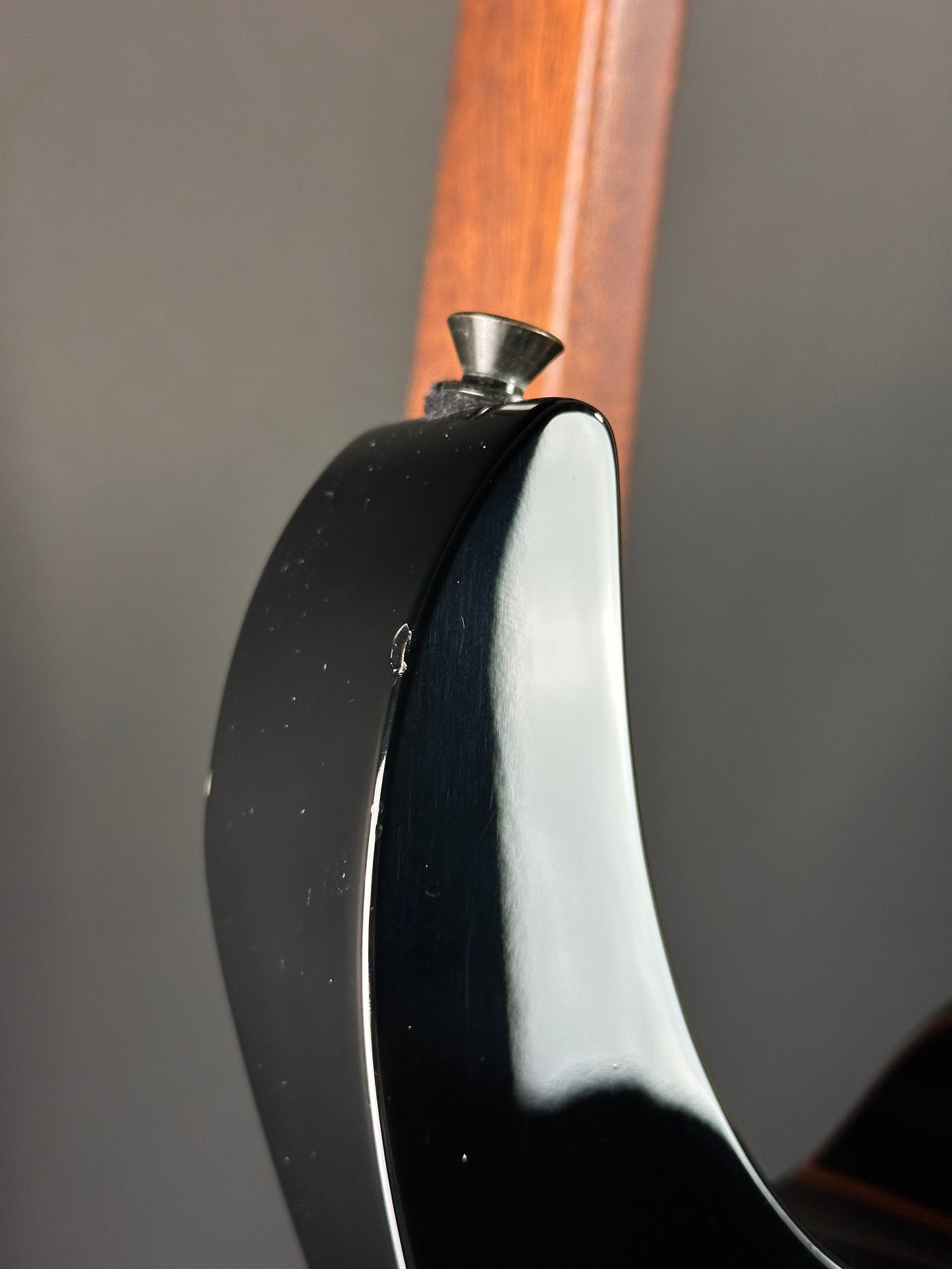 Wear on horn of Used Ibanez RG470 MIJ Black.