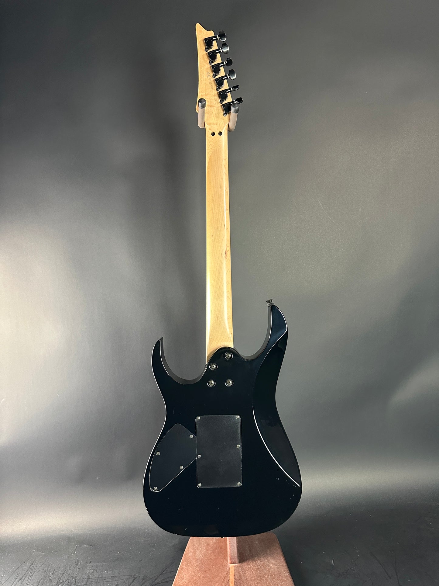 Full back of Used Ibanez RG470 MIJ Black.