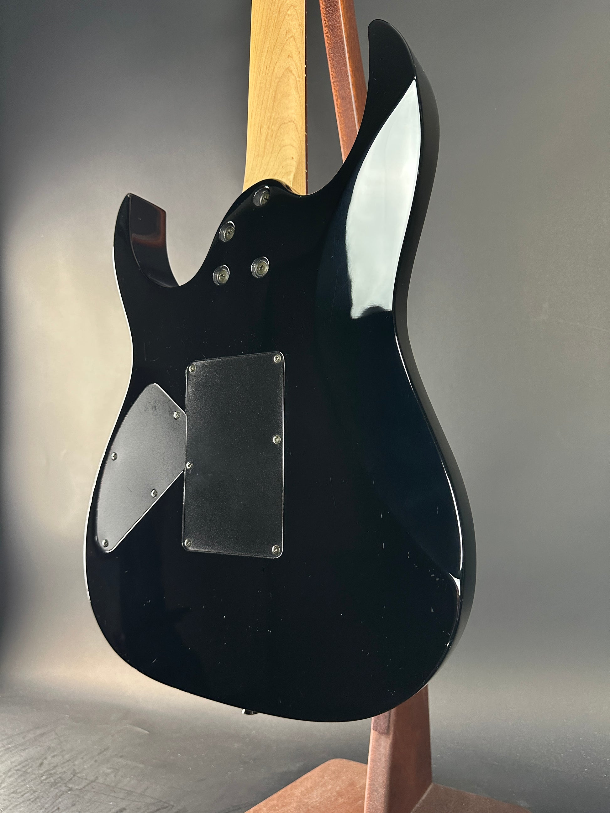 Back angle of Used Ibanez RG470 MIJ Black.