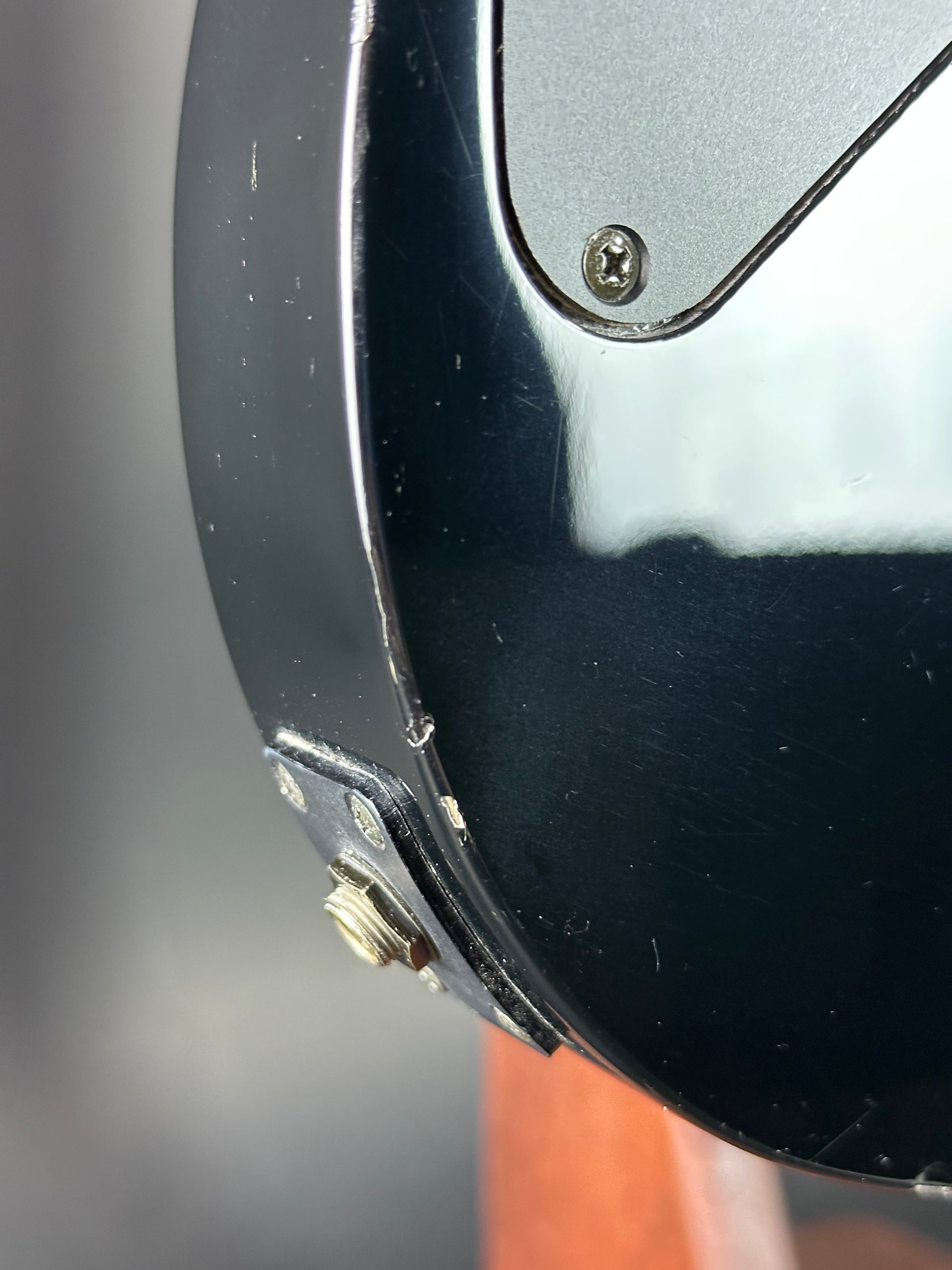 Wear on bottom edge of Used Ibanez RG470 MIJ Black.