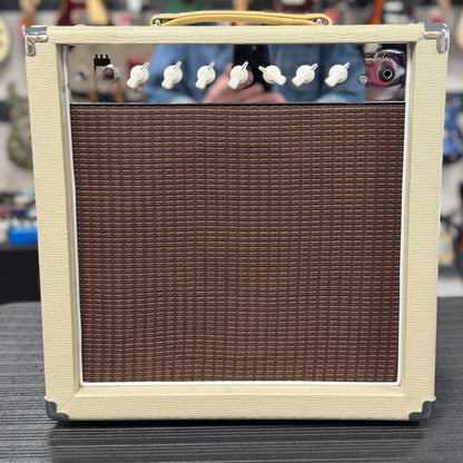 Front of Used Stage Right 611815by Monoprice 15W Tube Amp w/ Celestion Seventy80 Speaker TSS6329
