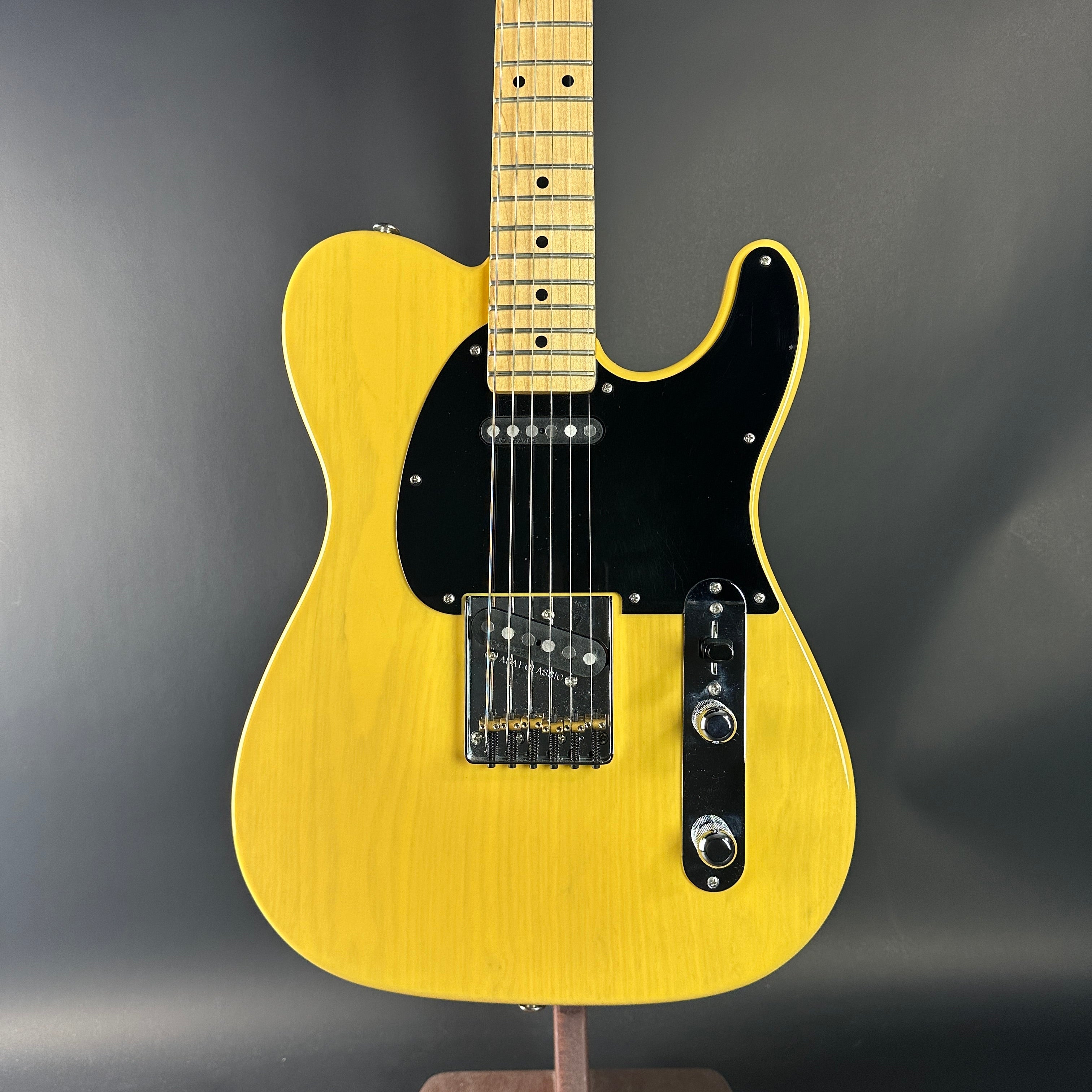 Used G&L ASAT Classic Butterscotch w/case TSU23461 – Tone Shop Guitars