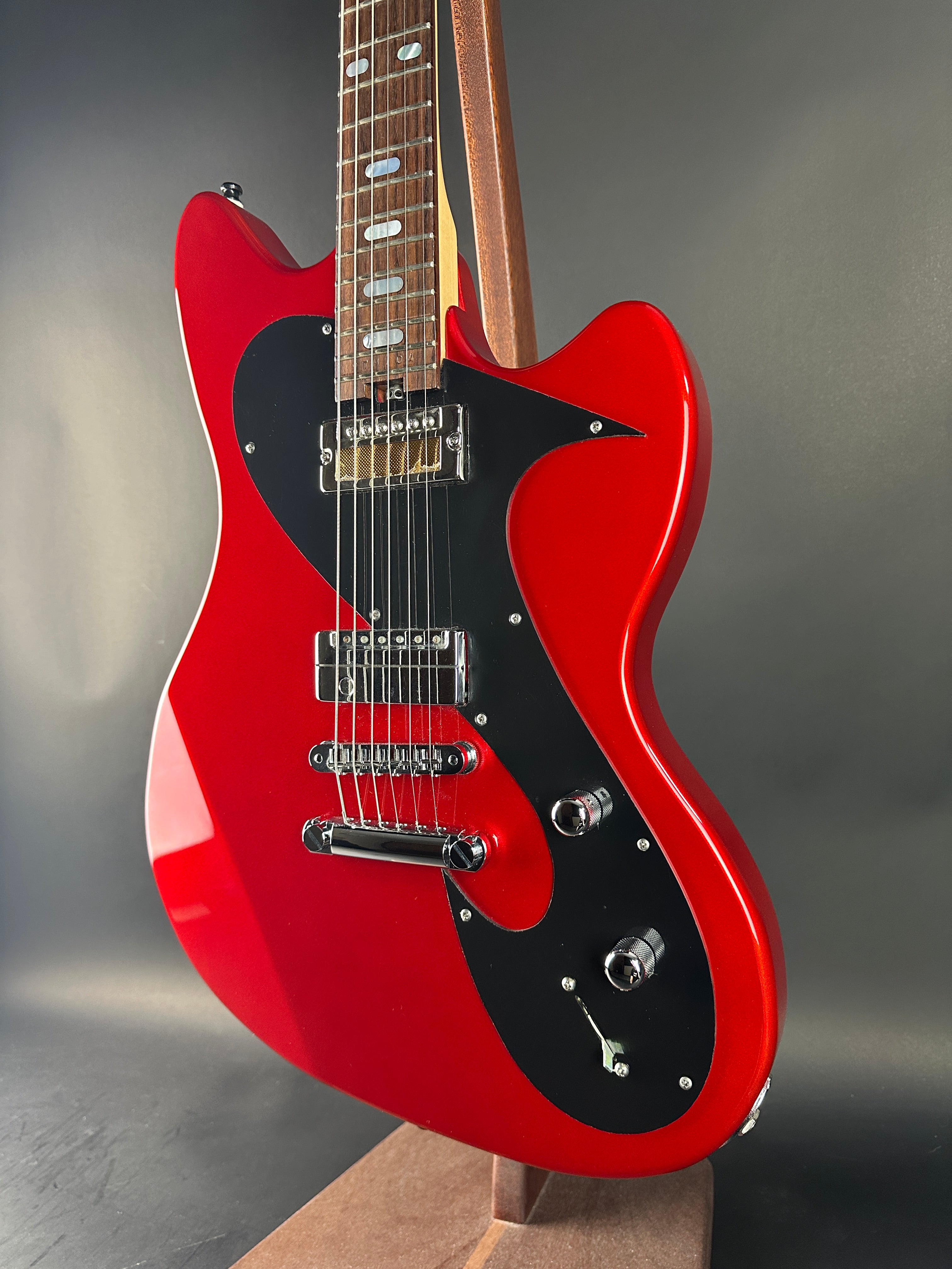 Used Penntone Pearl Candyapple Red w/case TSU23452 – Tone Shop Guitars