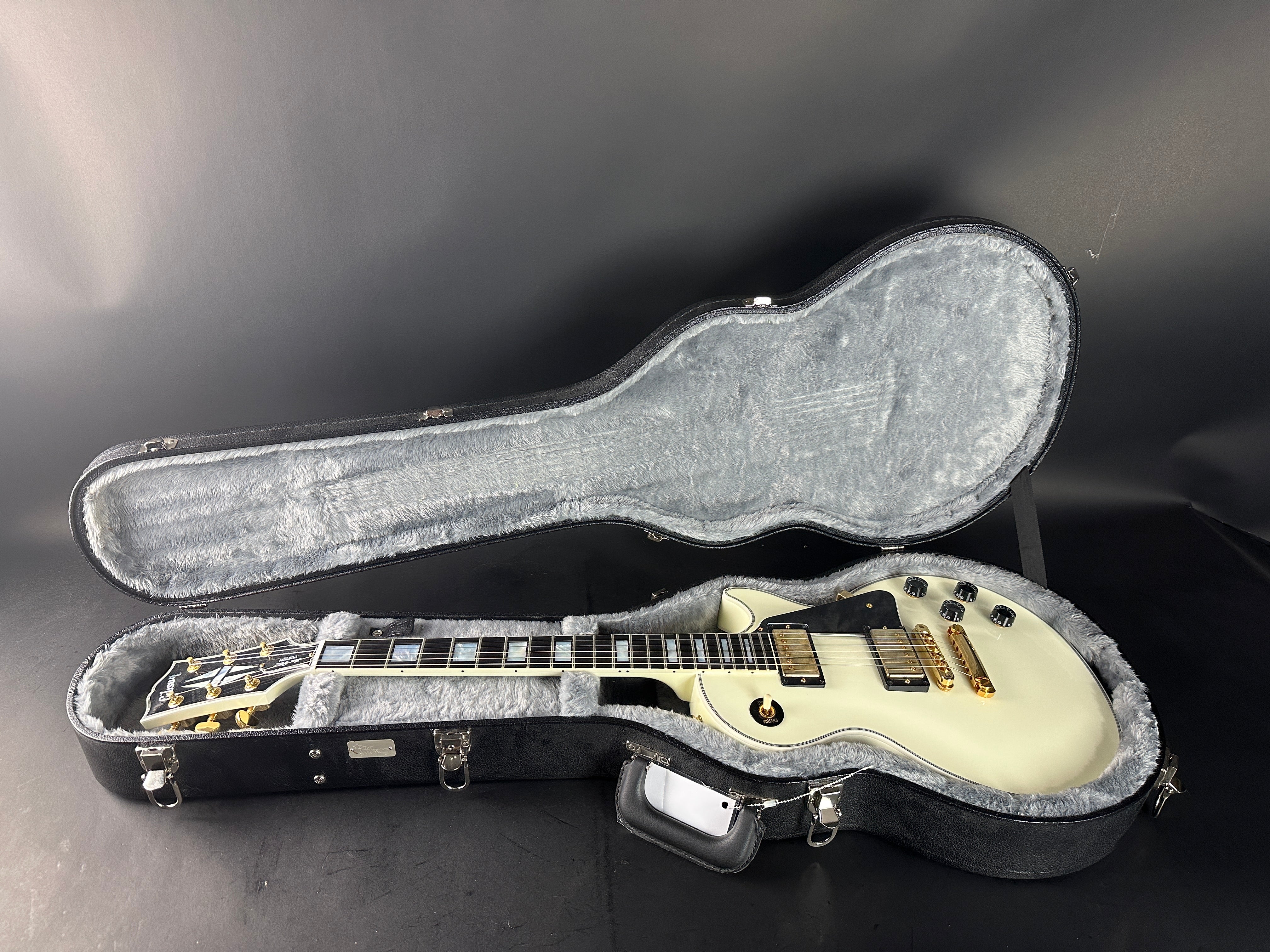 Used 2022 Gibson Custom Shop Les Paul Custom Alpine White w/case