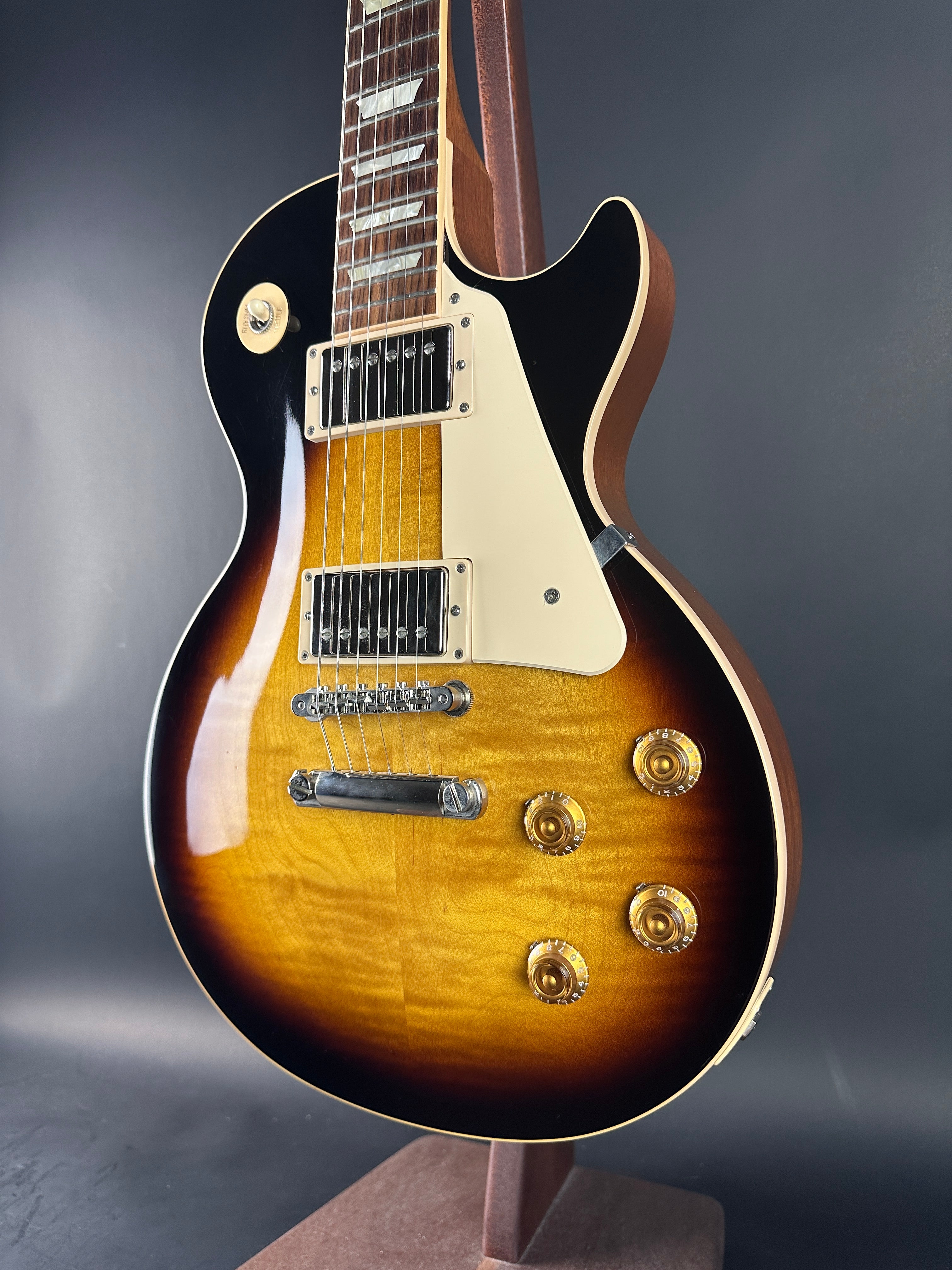 Used 2019 Gibson Les Paul Standard Sunburst w/case TSU23494 – Tone
