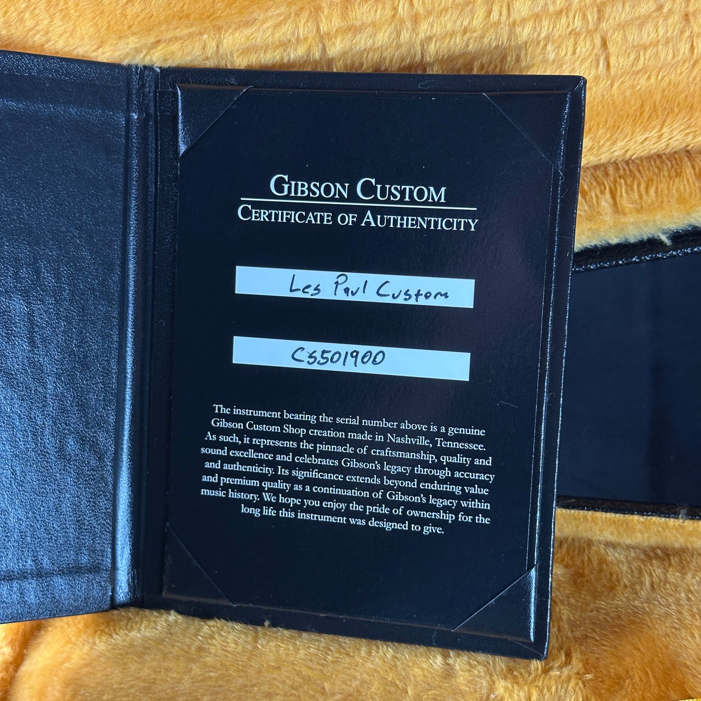 Certificate of authenticity for Gibson Custom Les Paul Custom Chambered Heavy Antique White VOS.