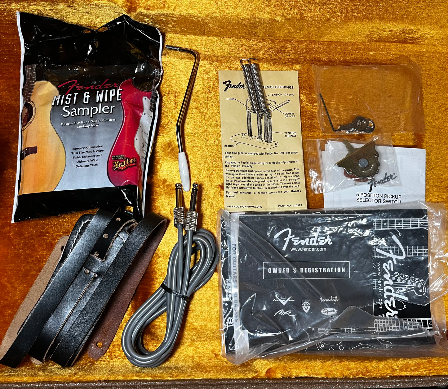 Case candy of Used Fender Custom Shop Stratocaster 1 of 1 Maple Top Sunburst w/Case TFW2549