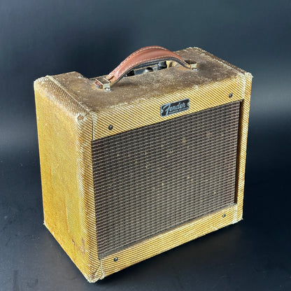 Front angle of Vintage 1962 Fender Champ 5f1.