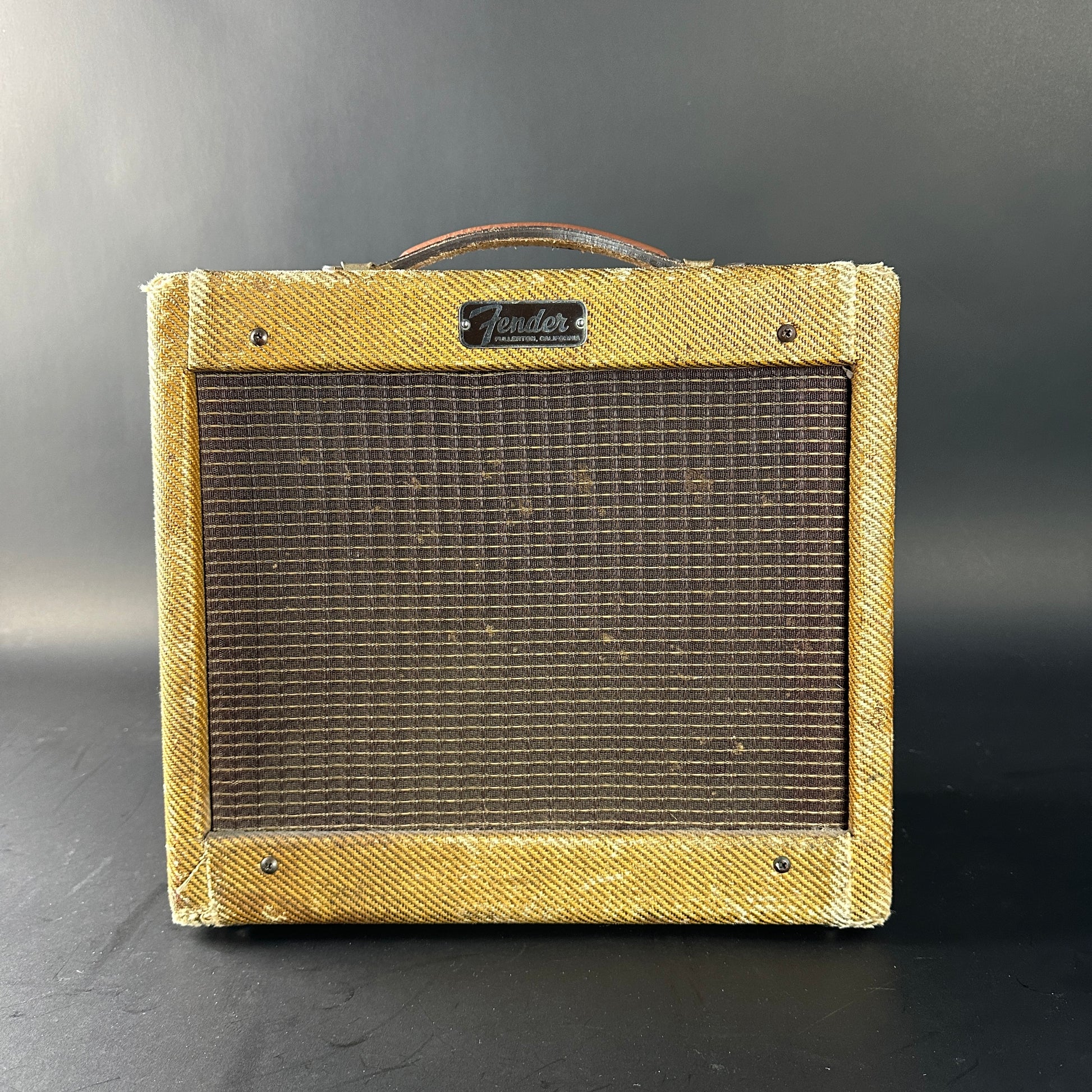 Front of Vintage 1962 Fender Champ 5f1.