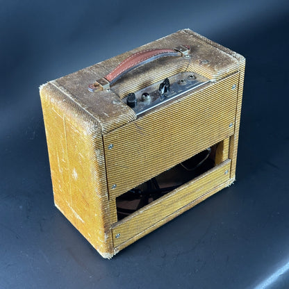 Back angle of Vintage 1962 Fender Champ 5f1.