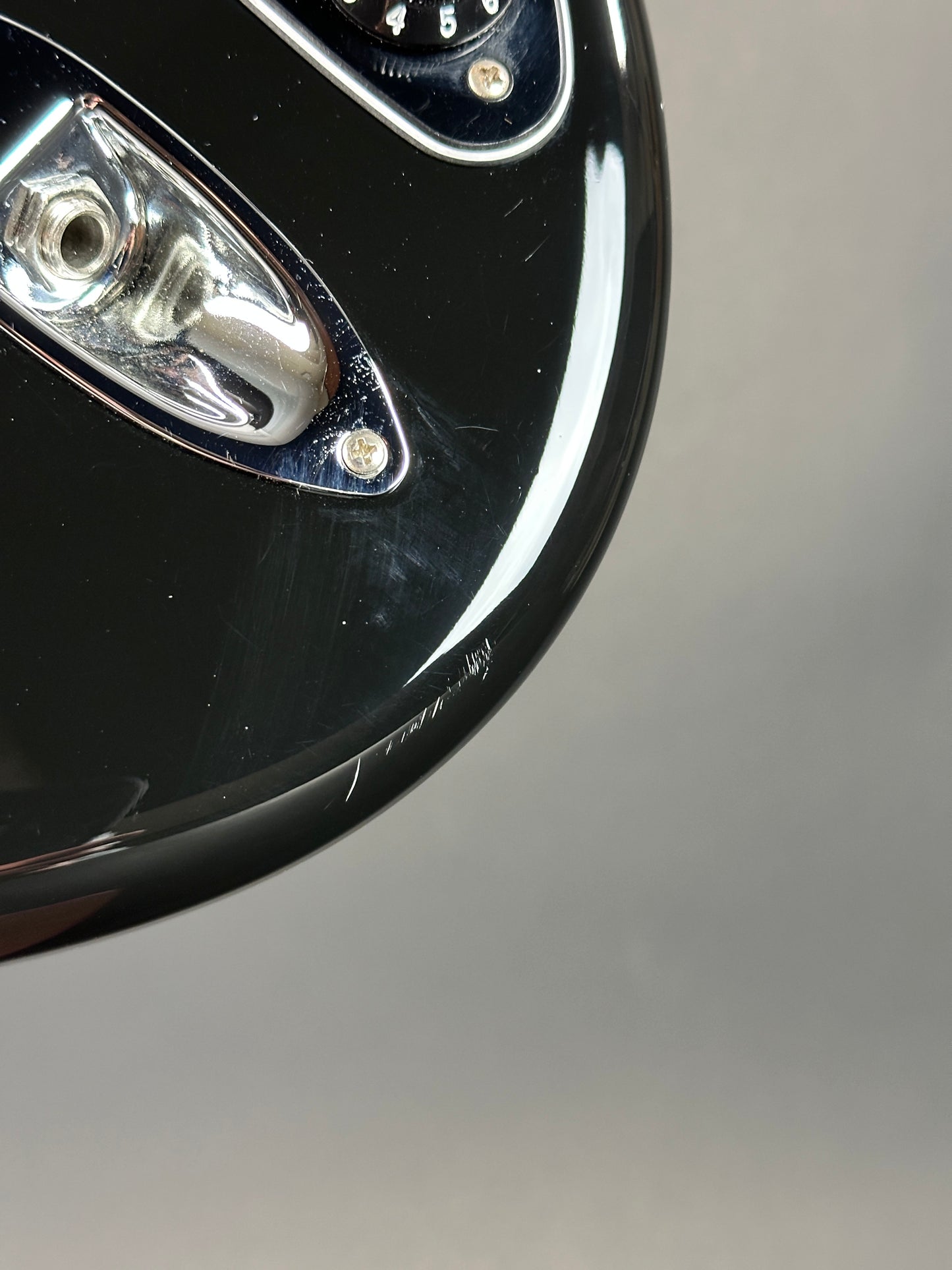 Wear on bottom edge of Used Fender Player Strat HSS.