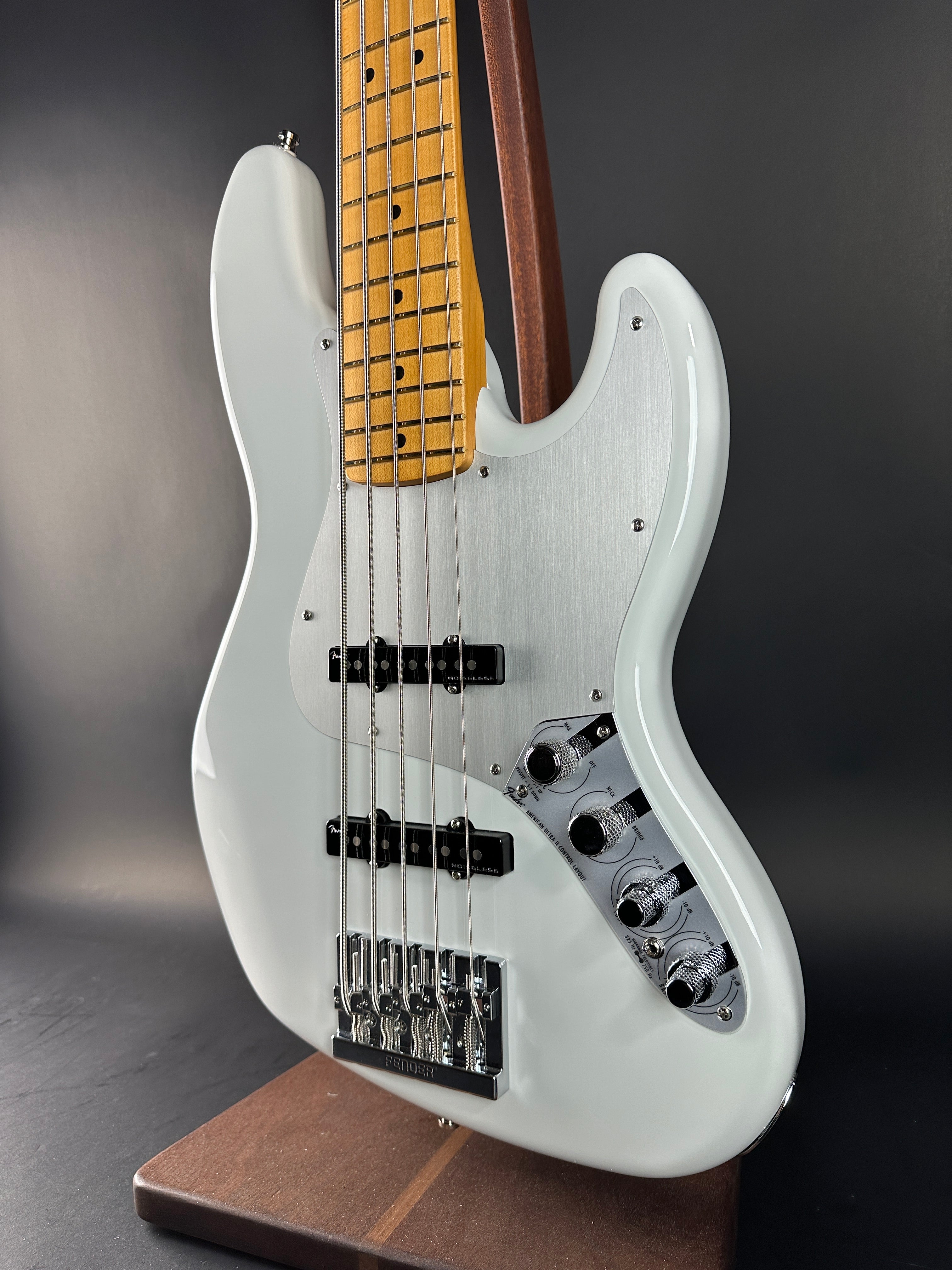 Used 2025 Fender Ultra II Jazz Bass V Avalanche w/case TSU22658