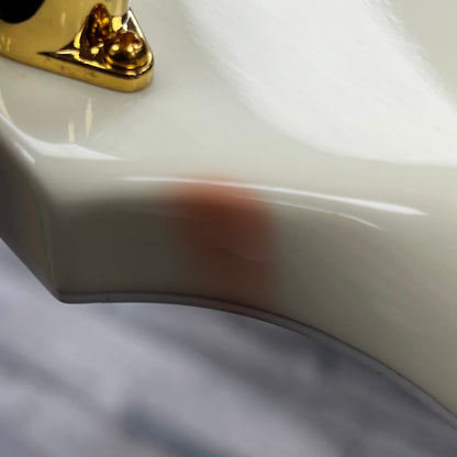 Stand rash on side of Used 2024 Gibson 63 SG Custom Reissue w/Maestro Vibrola Classic White w/Case TFW2604