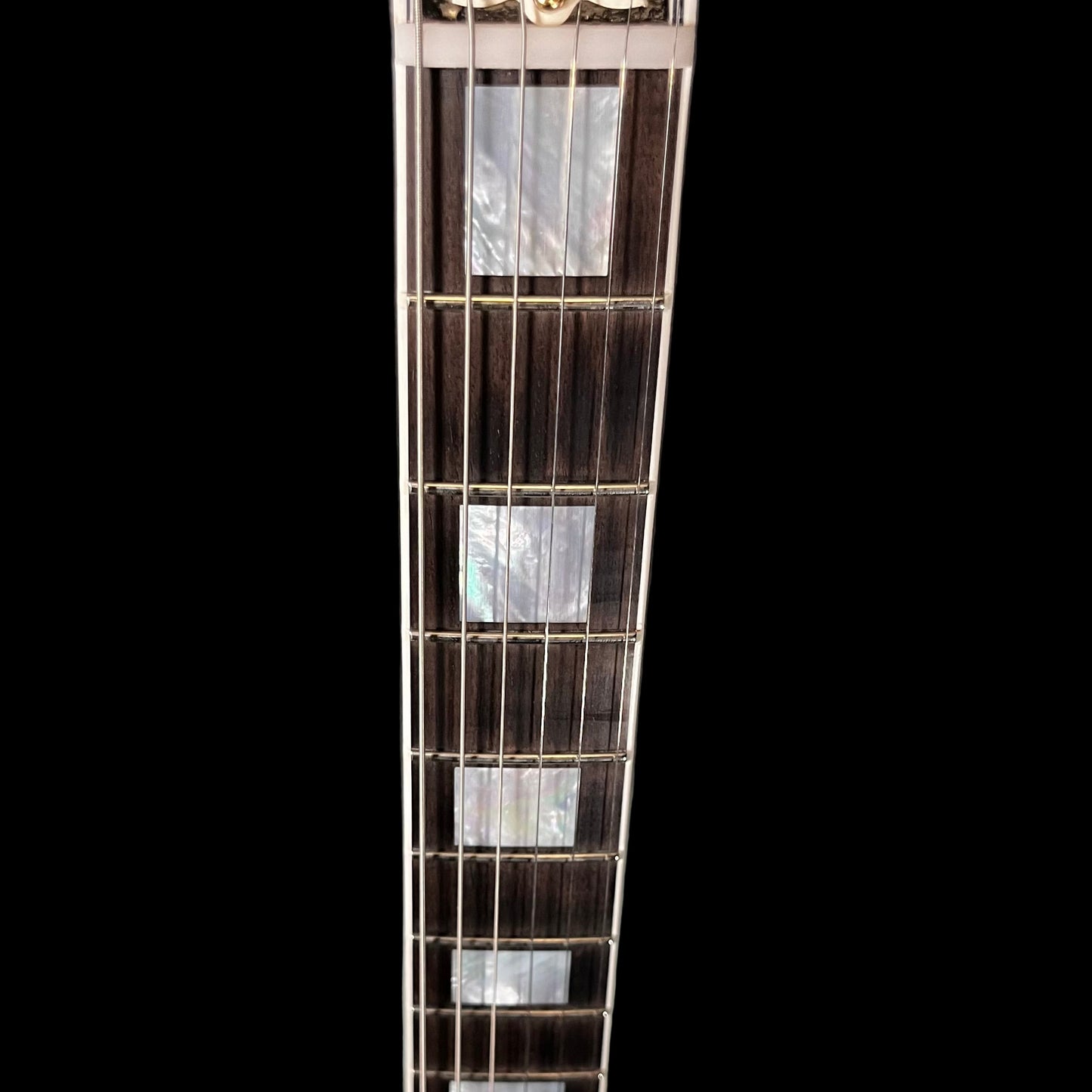 Fret board of Used 2024 Gibson 63 SG Custom Reissue w/Maestro Vibrola Classic White w/Case TFW2604