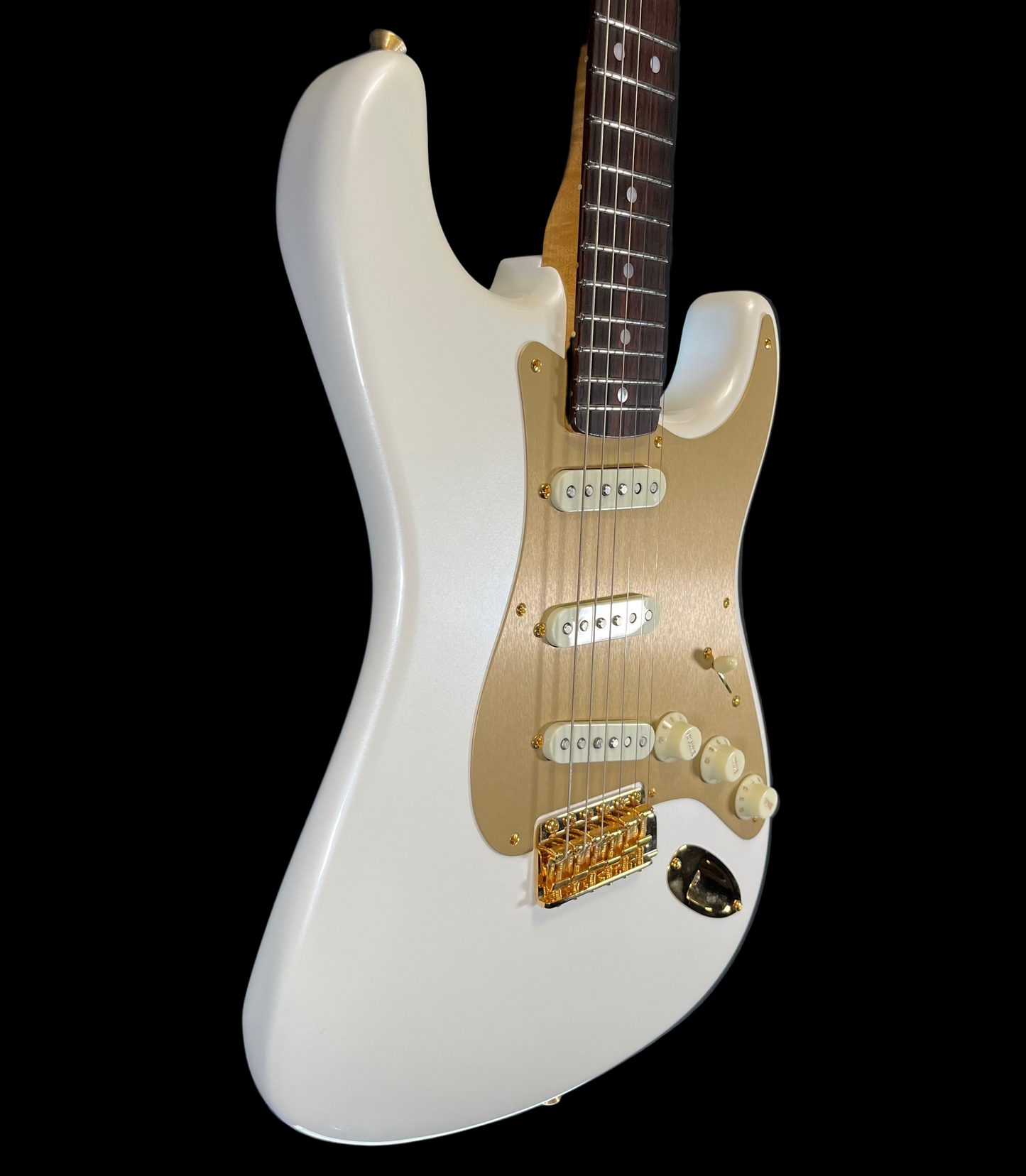 Side of Fender Custom Shop 56/63 Stratocaster NOS Arctic Pearl w/case