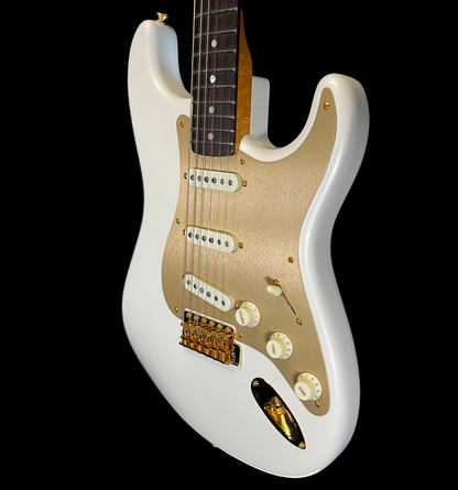 Side of Fender Custom Shop 56/63 Stratocaster NOS Arctic Pearl w/case