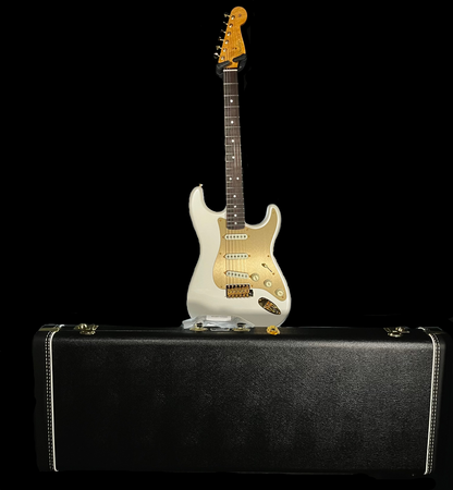 Front of w/case of Fender Custom Shop 56/63 Stratocaster NOS Arctic Pearl w/case