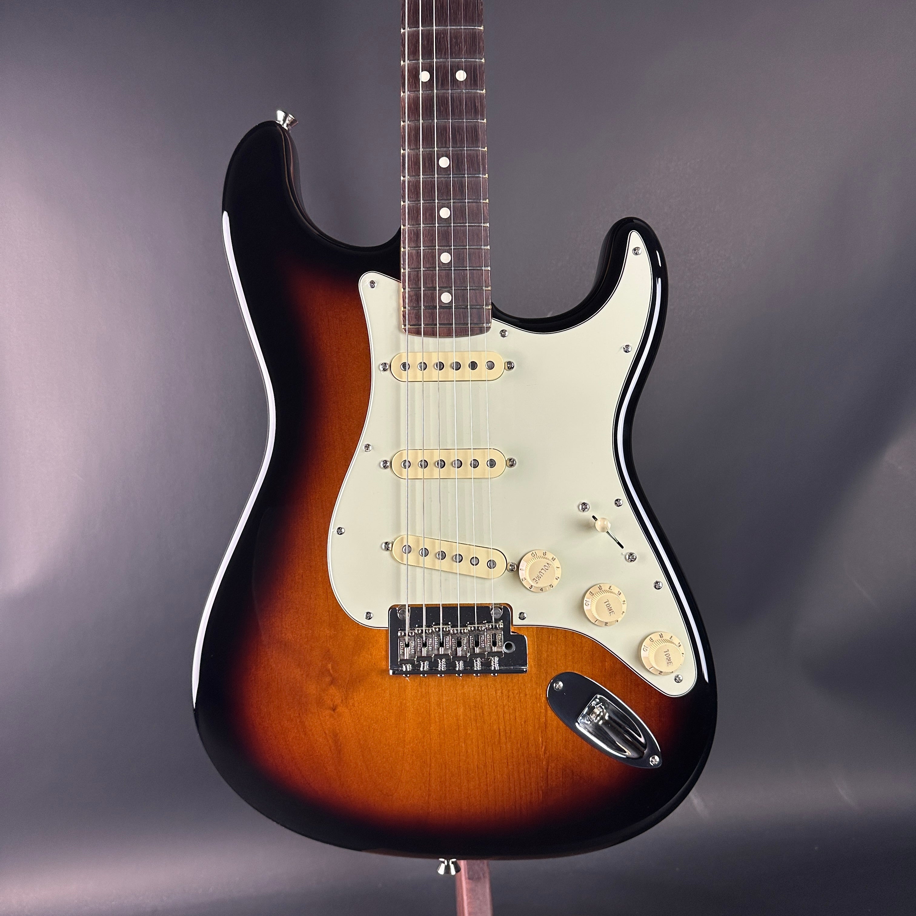 Used Fender American Professional II Stratocaster 2-Color Sunburst