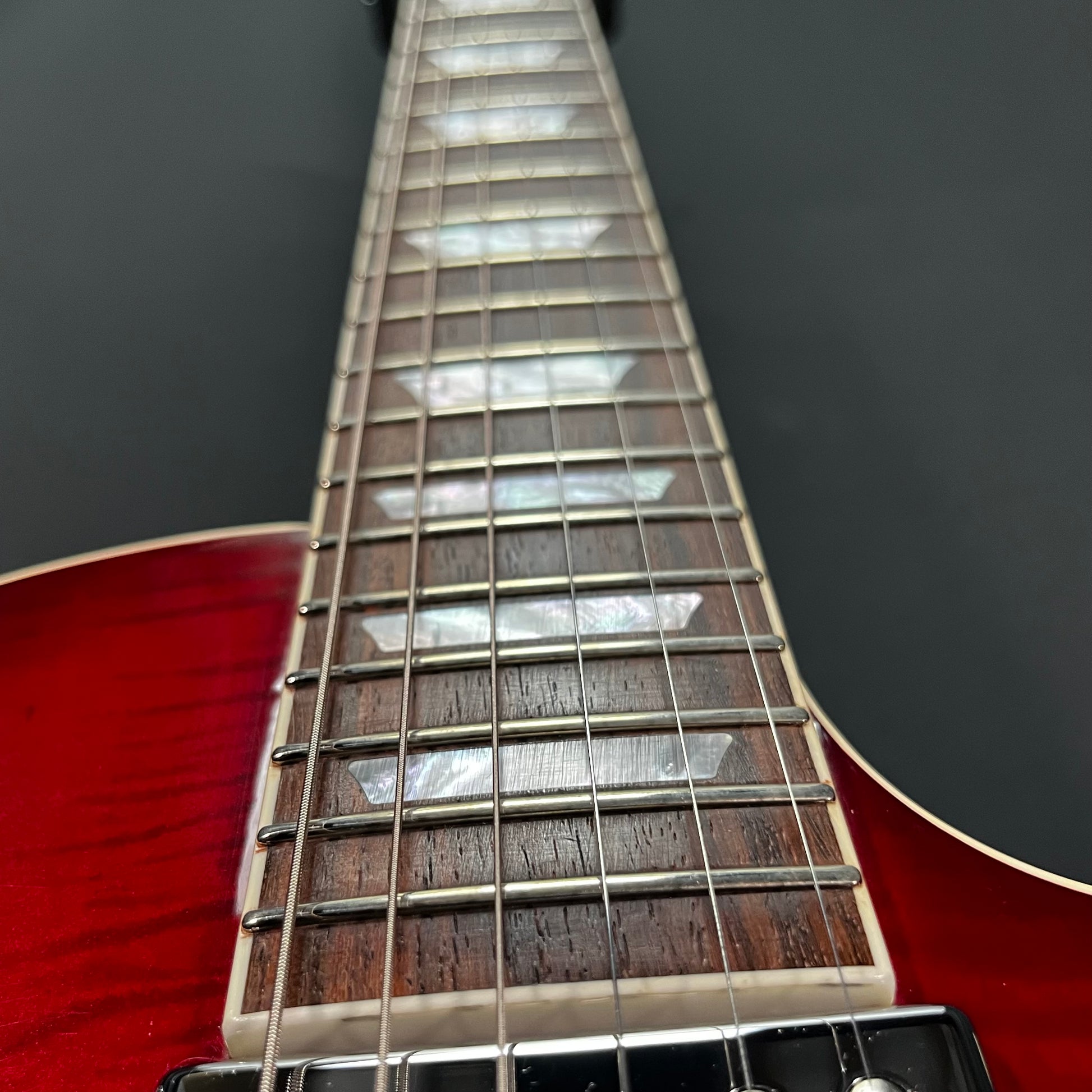 Fret board of Used 2018 Gibson HP High Performance Les Paul Hot Pink Fade w/Aluminum Flight Case TFW2642