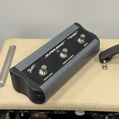 Footswitch for Used Fender Super Sonic 1x12 60w.