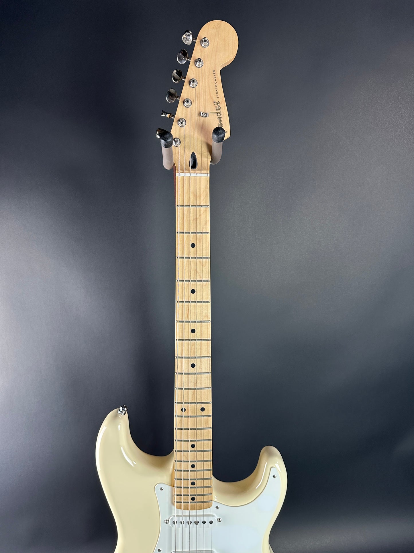 Fretboard of Used Fender Jimmy Vaughan Strat White.