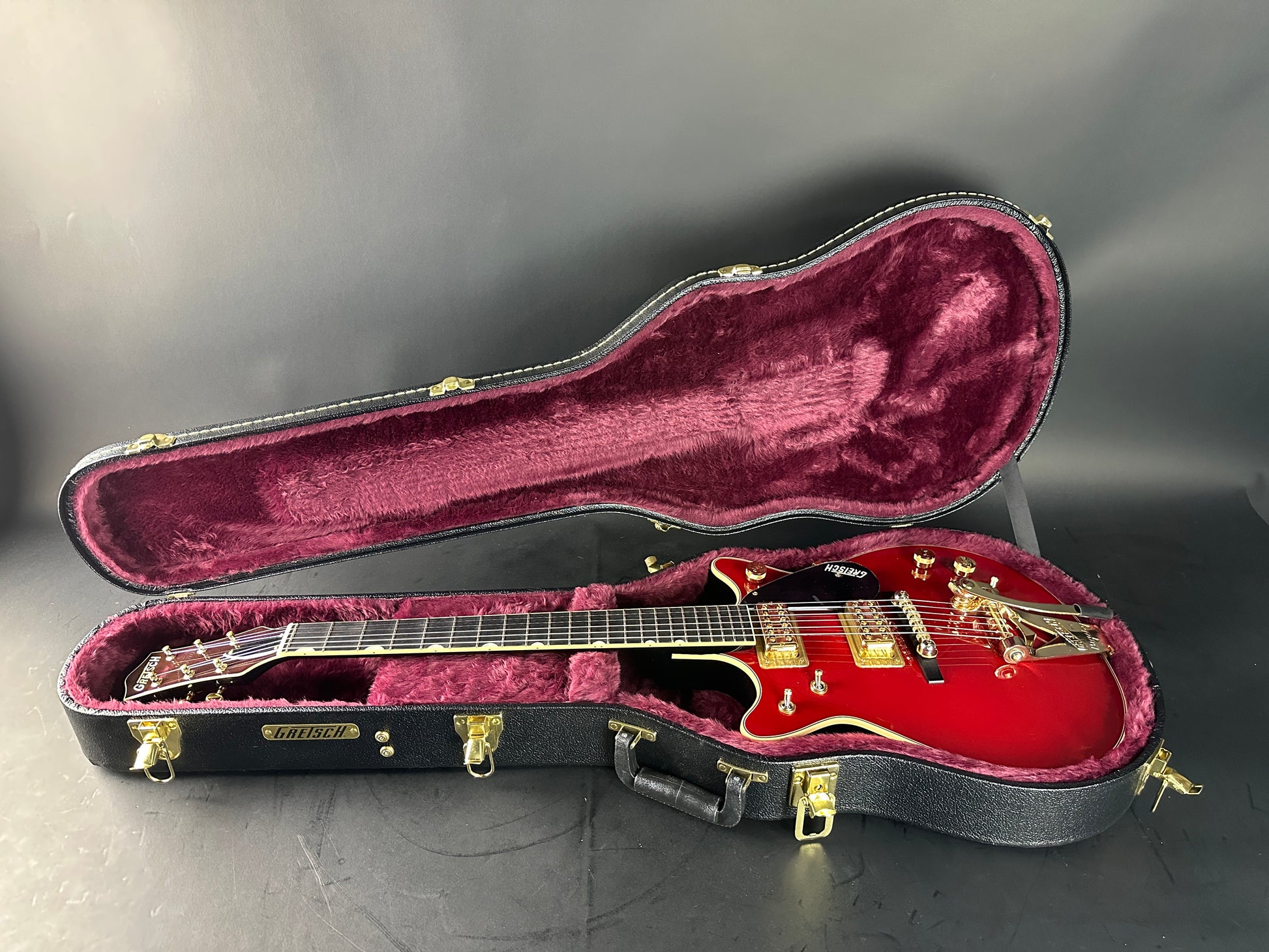 Gretsch G6131T-62 Vintage Select Duo Jet Firebird Red in case.