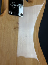 Scratch on back of Used 2022 Squier Classic Vibe 70s Jazz Bass Natural.