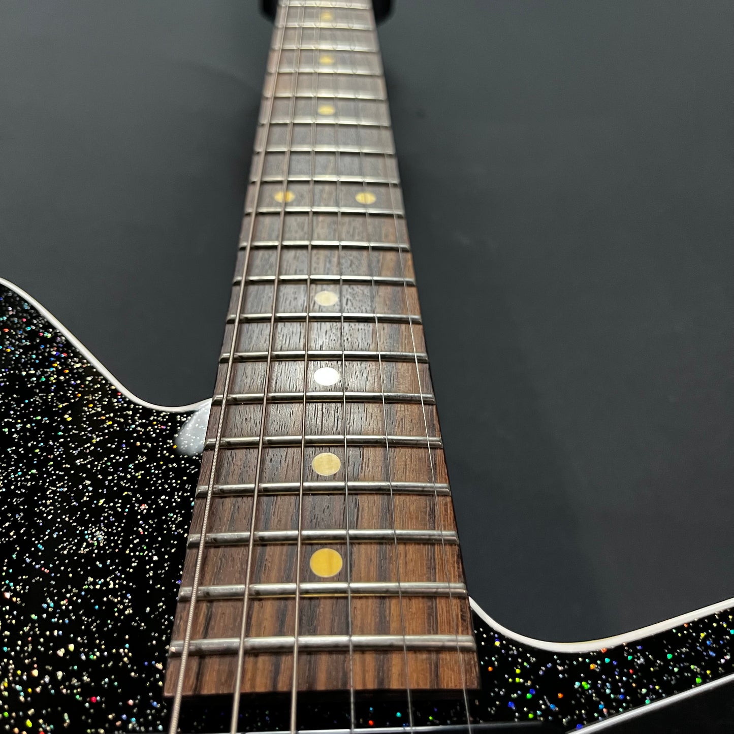 Fret board of Used Reverend Jetstream 390 Rainbow Sparkle TFW2698