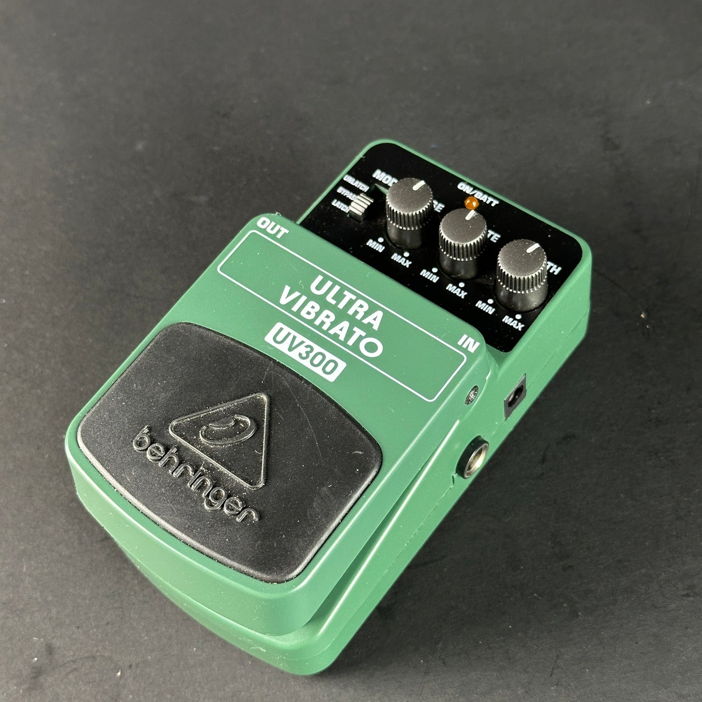 Used Behringer UV300 Ultra Vibrato w/box TSU23798