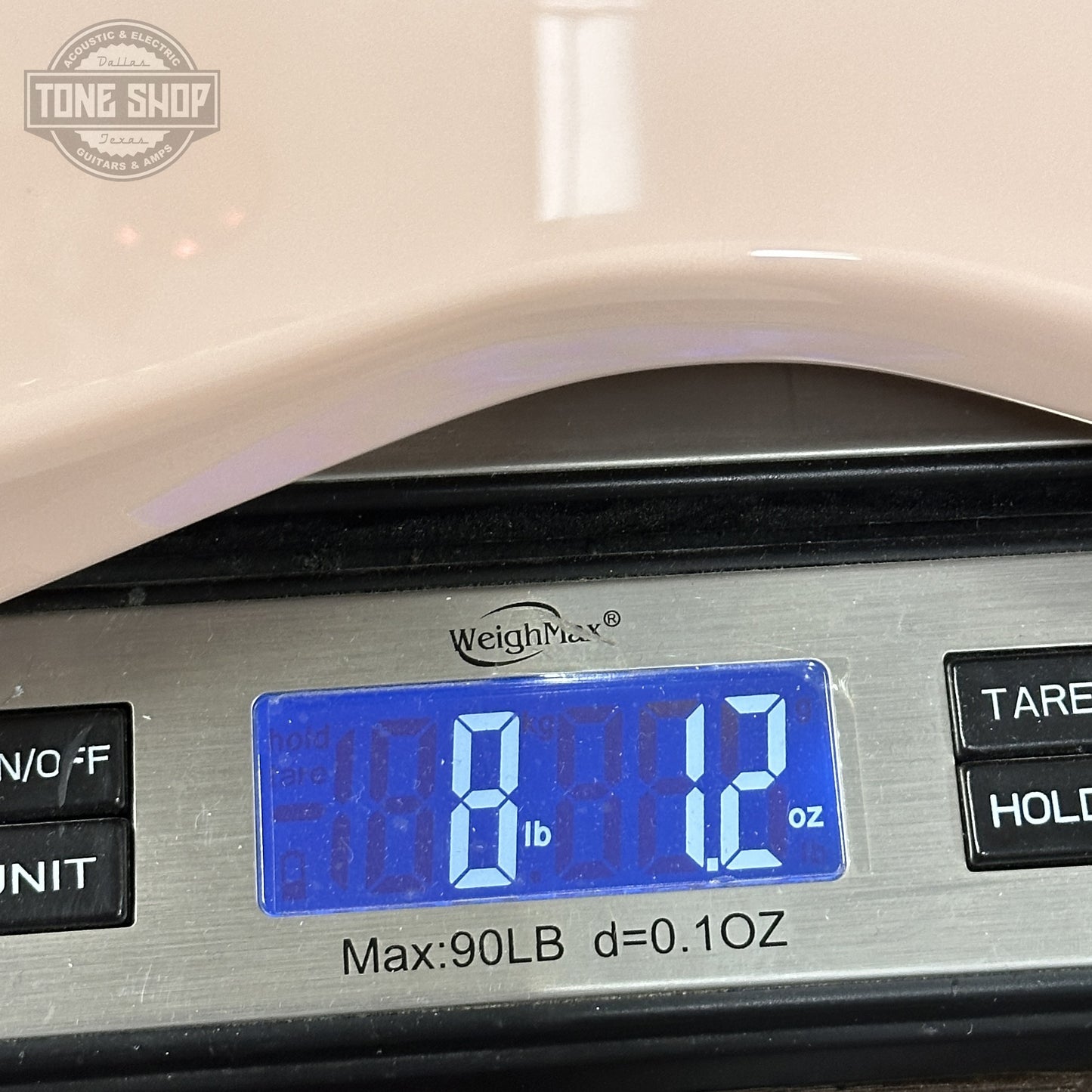 Weight of Jackson Custom Shop DK 2H FR Shell Pink XN010524.