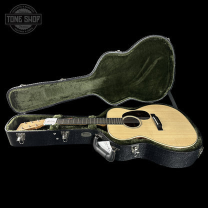 Martin Custom Shop 000-14F Factory Exclusive Sitka Black Walnut 2951026 in case.