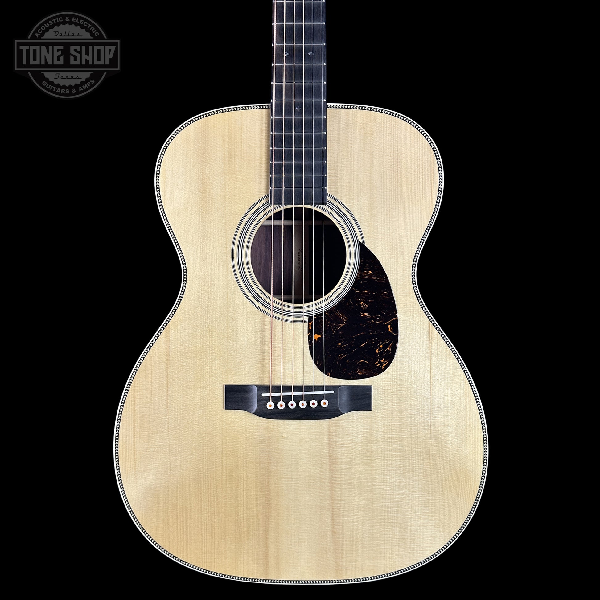 Front of Martin Custom Shop 000 14-Fret Wild Grain East Indian Rosewood 2981110.