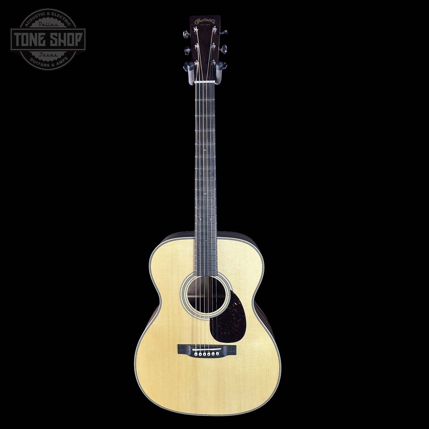 Full frontal of Martin Custom Shop 000 14-Fret Wild Grain East Indian Rosewood 2981111.
