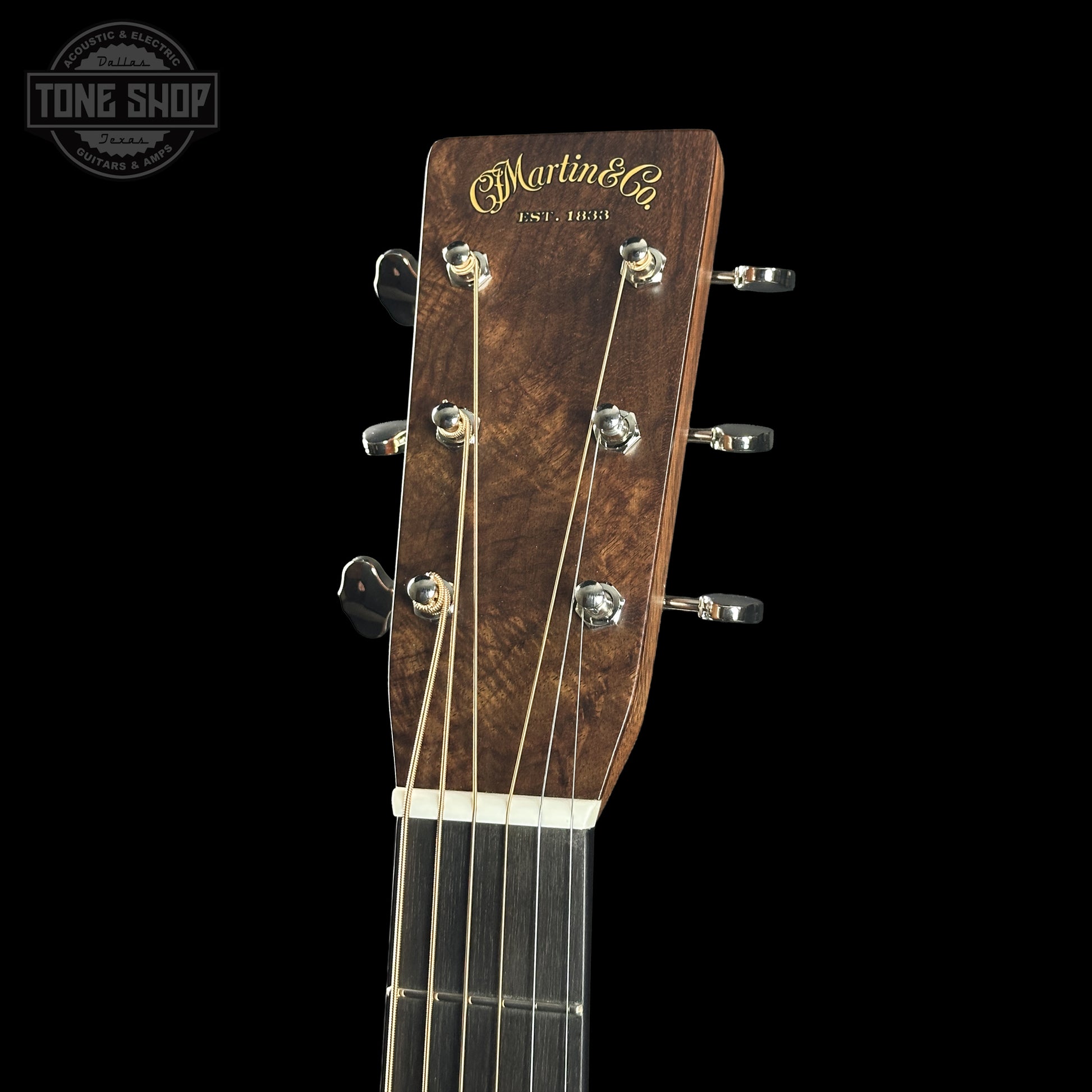 Headstock of Martin Custom Shop Dread 14-Fret Wild Grain East Indian Rosewood 2981106Martin Custom Shop Dread 14-Fret Wild Grain East Indian Rosewood 2981106.