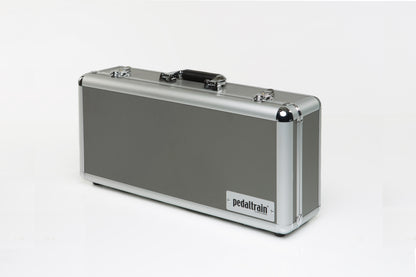 Front right angle of Hard Case for Pedaltrain Metro 20.