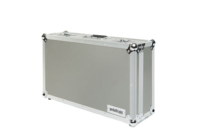 Front right angle of Tour Case for Pedaltrain Classic 2.