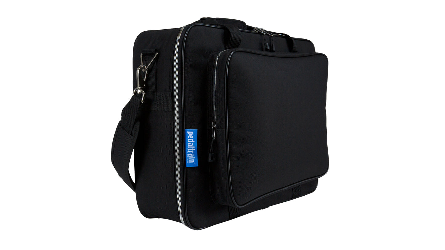 Front right angle of Deluxe Soft Case for Pedaltrain Novo 18. 