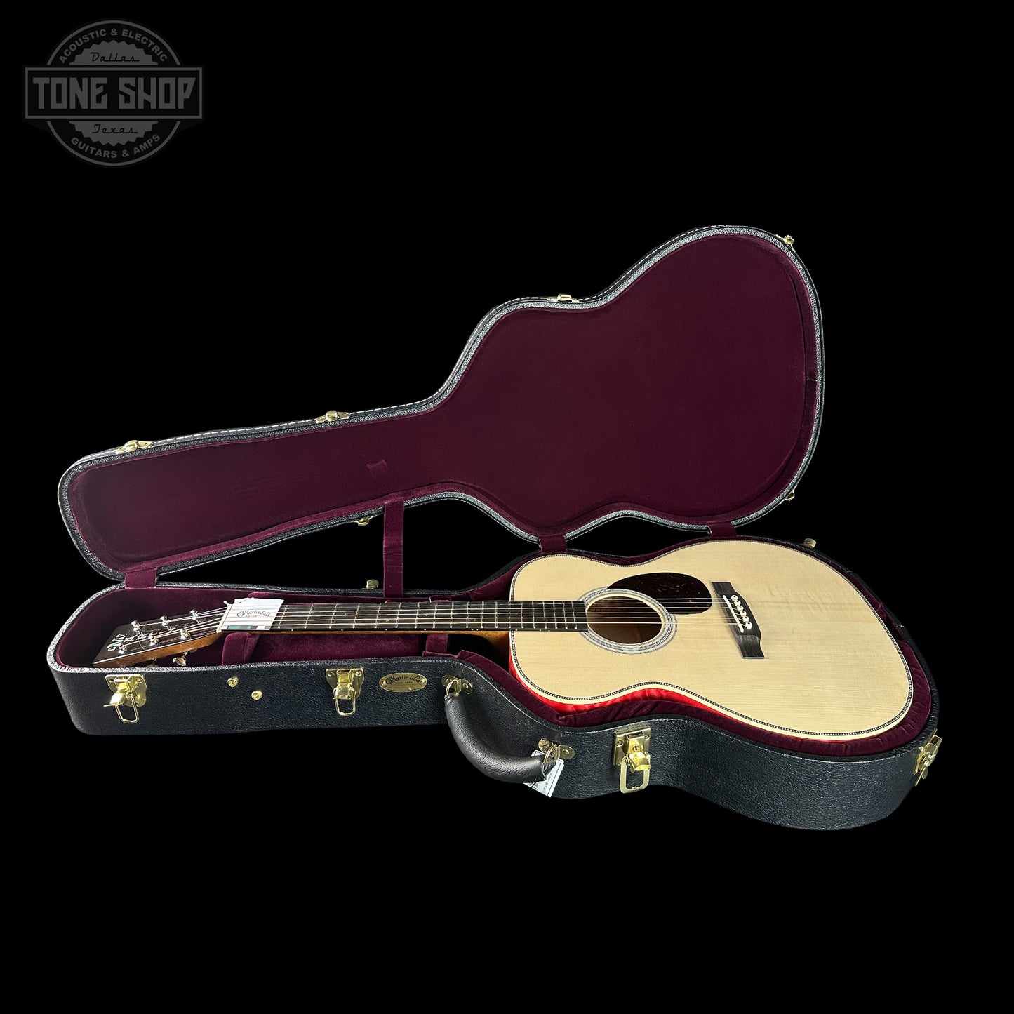 Martin Custom Shop 000 14-Fret Quilted Maple in case.