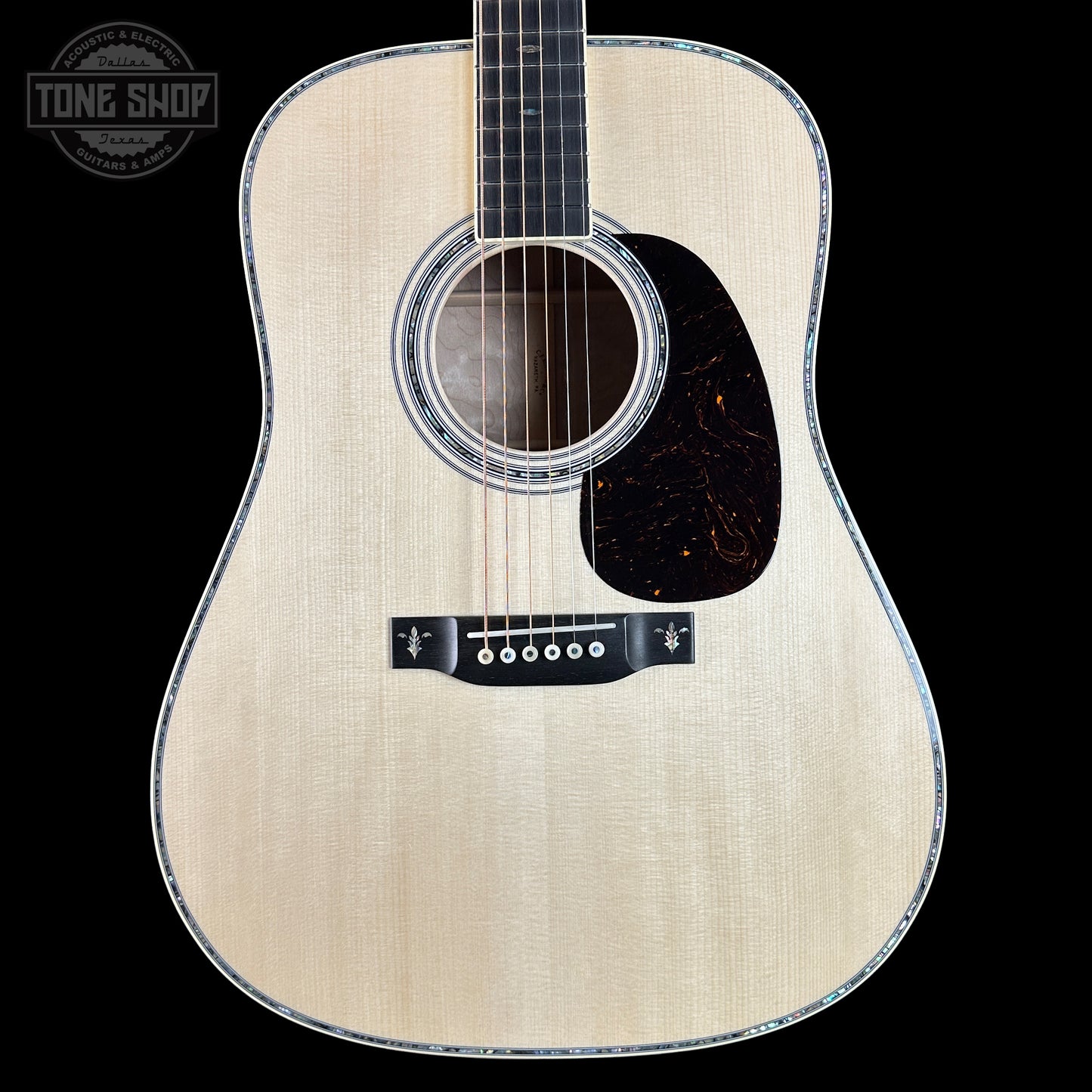 Front of Martin Custom Shop Dread 14-Fret Quilted Maple.